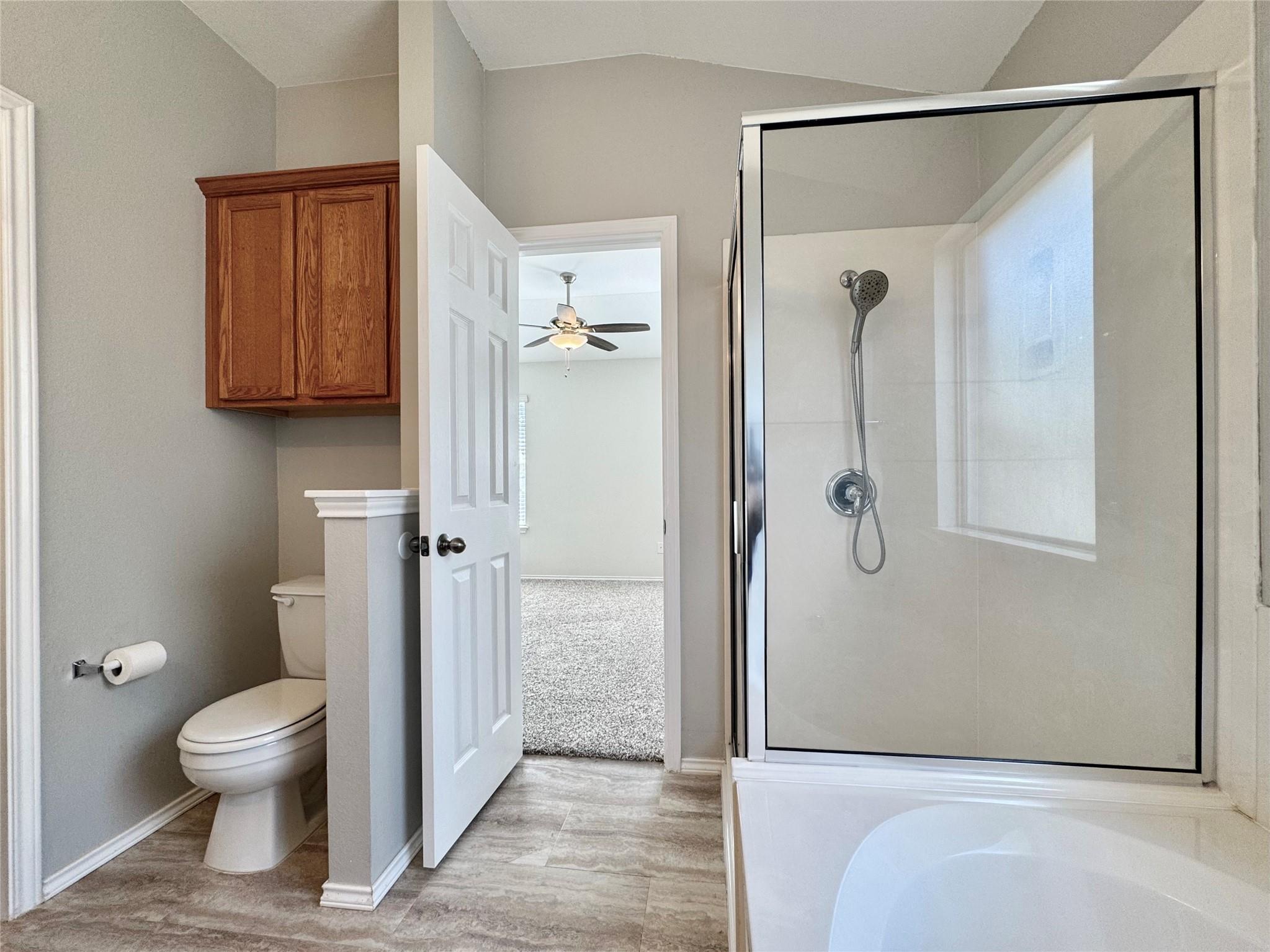 916 Gentry Dr, Leander, TX 78641