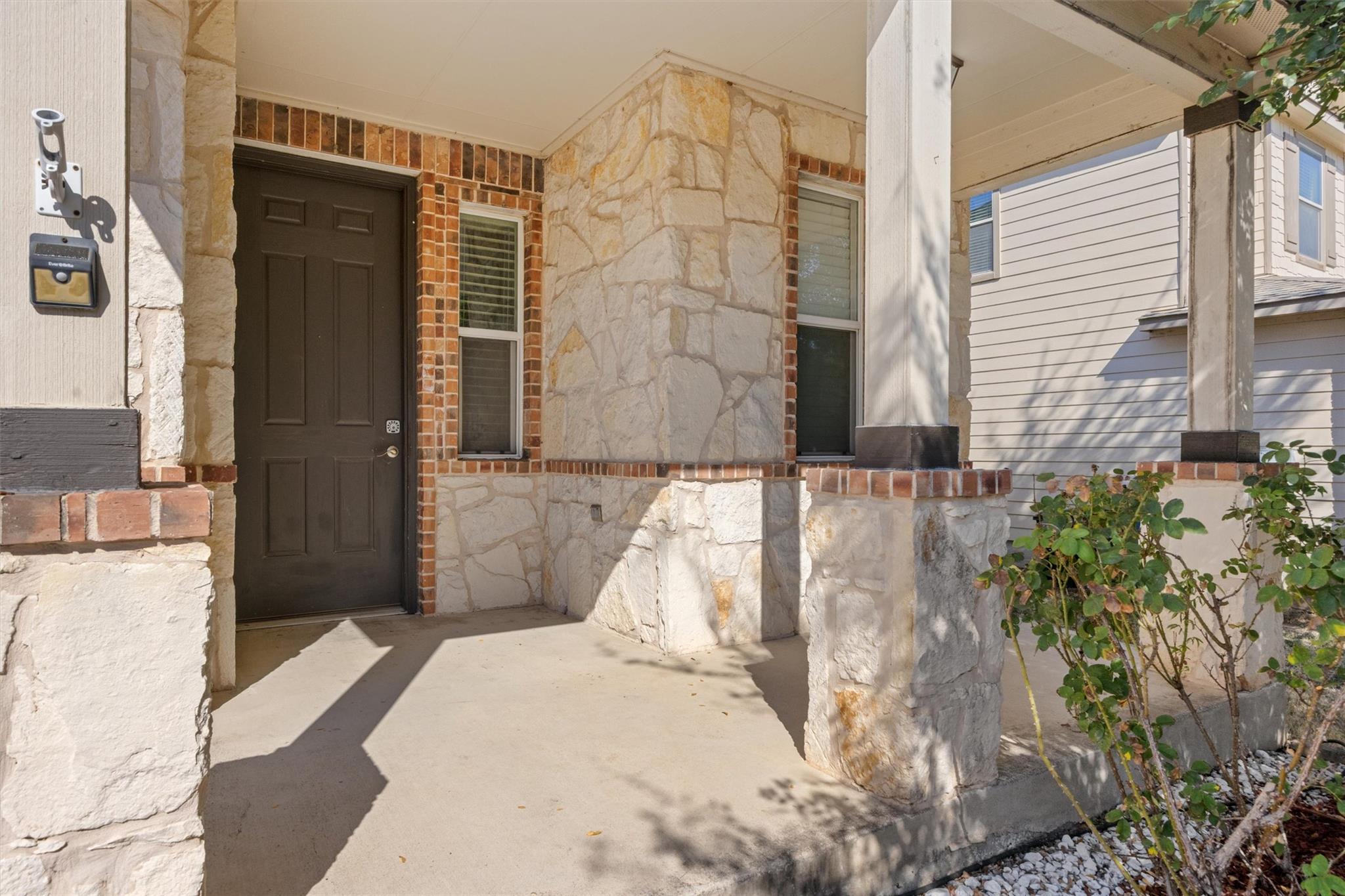 9100 Winter Haven Rd, Austin, TX 78747