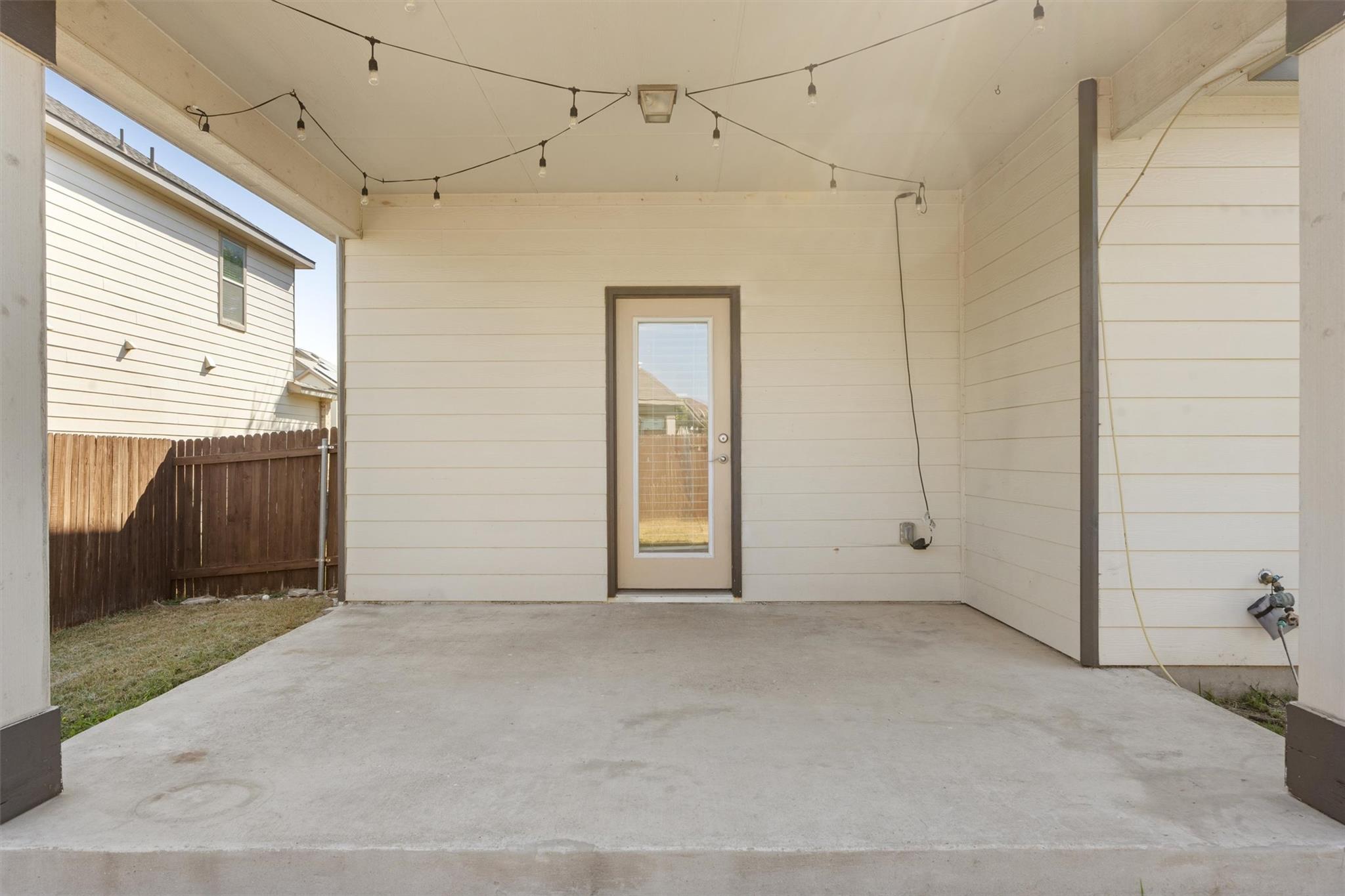 9100 Winter Haven Rd, Austin, TX 78747