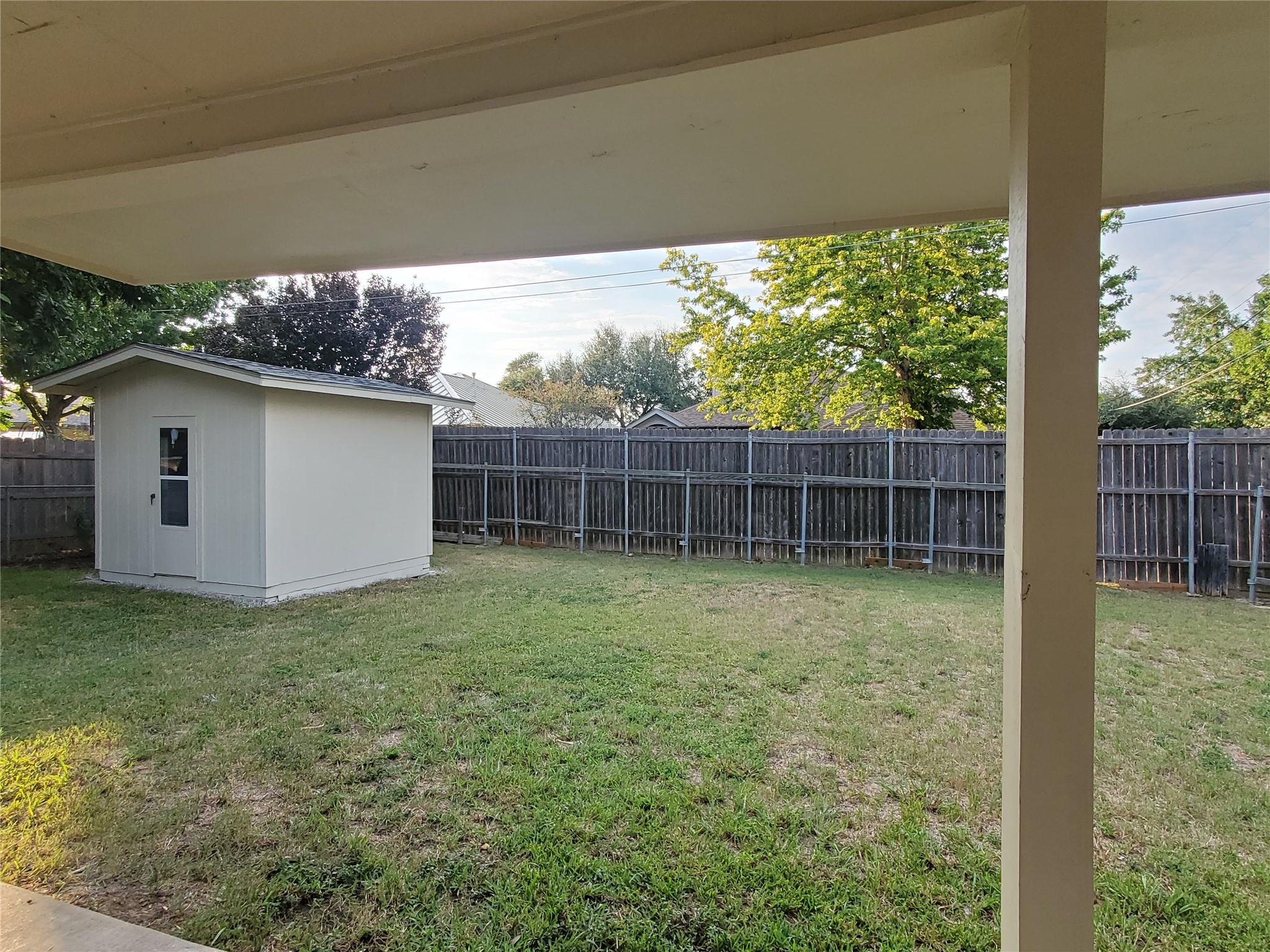 1806 Maplelawn St, Taylor, TX 76574