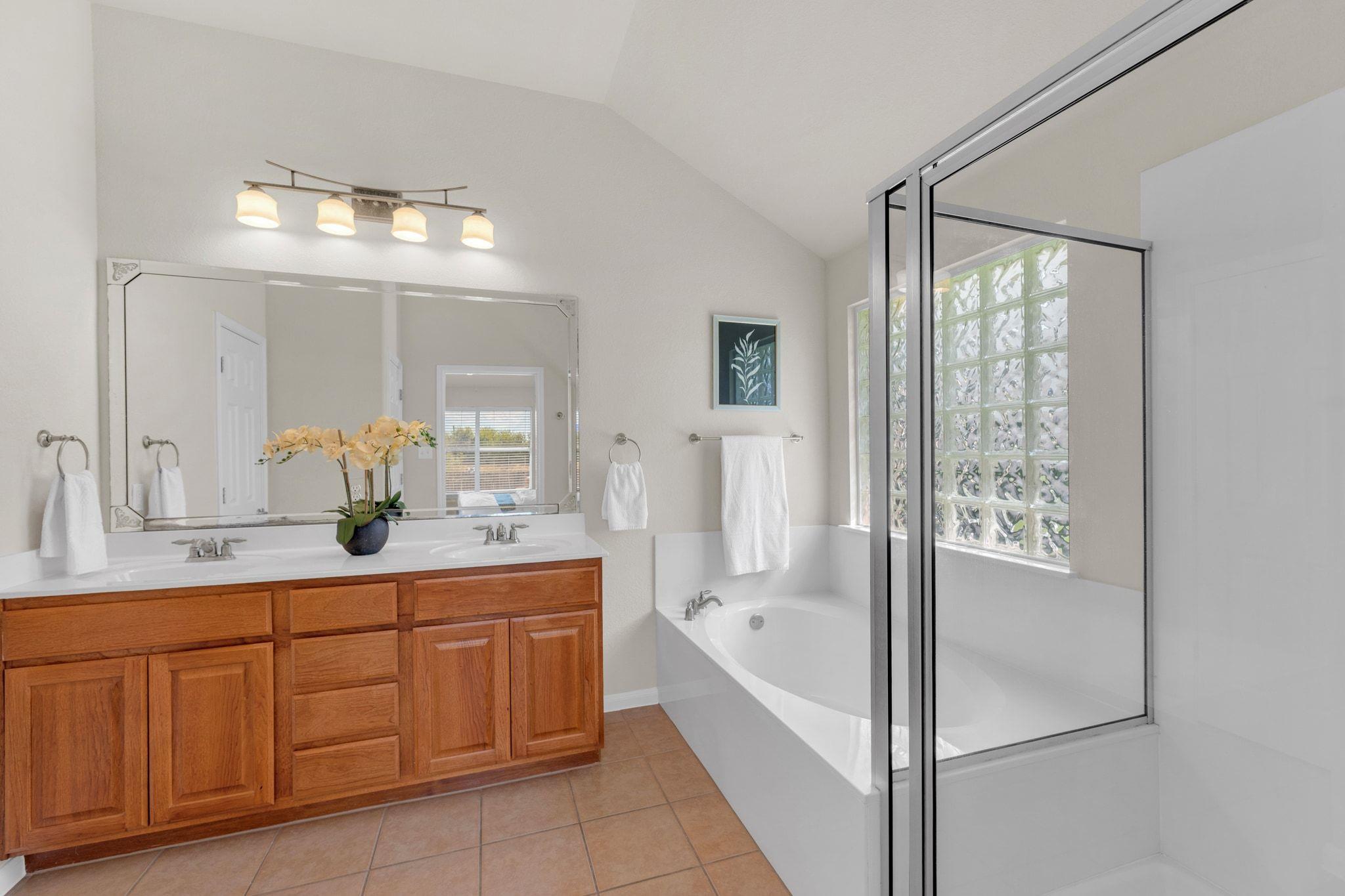 18720 Chrighton Castle Bnd, Pflugerville, TX 78660