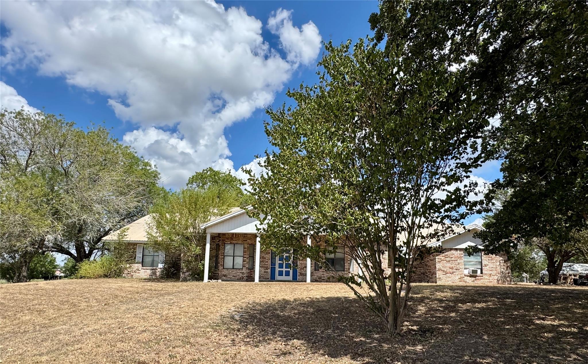 7611 Schramm Rd, La Grange, TX 78945