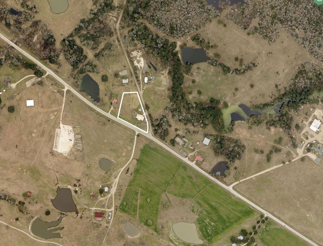 7611 Schramm Rd, La Grange, TX 78945