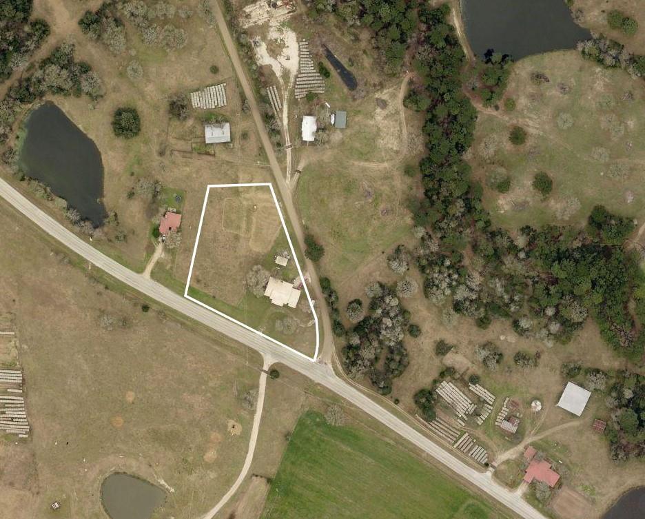 7611 Schramm Rd, La Grange, TX 78945