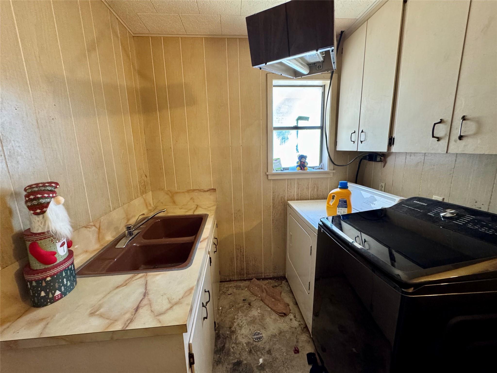 7611 Schramm Rd, La Grange, TX 78945