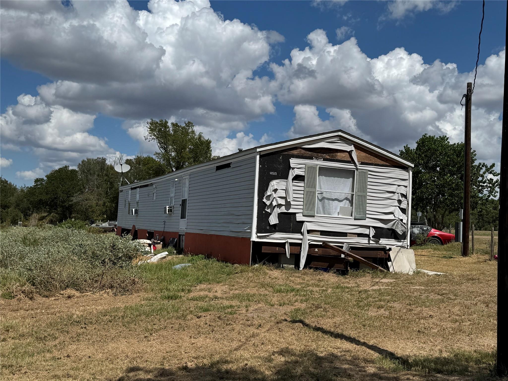 7611 Schramm Rd, La Grange, TX 78945