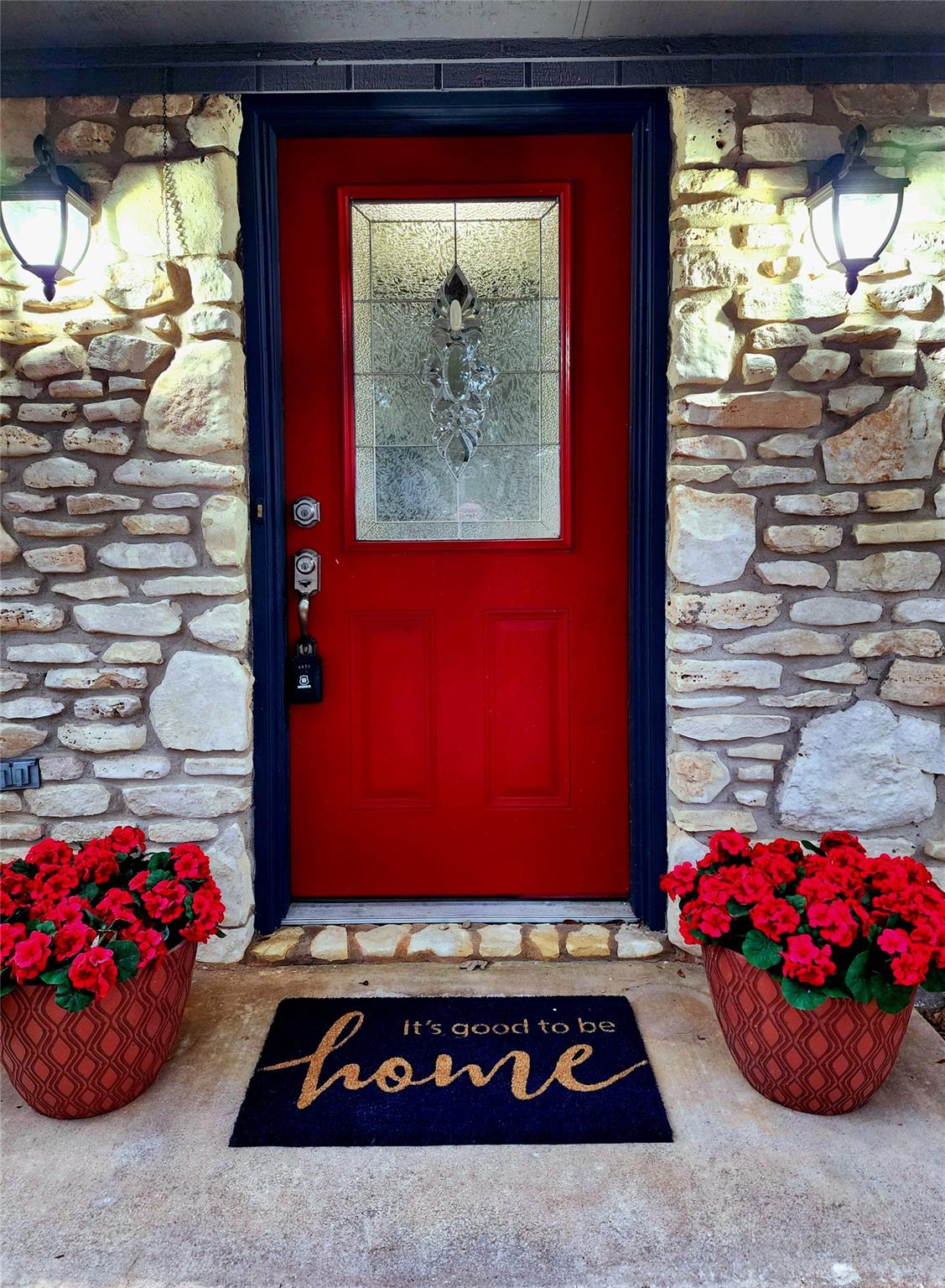 2000 Donna Dr, Taylor, TX 76574