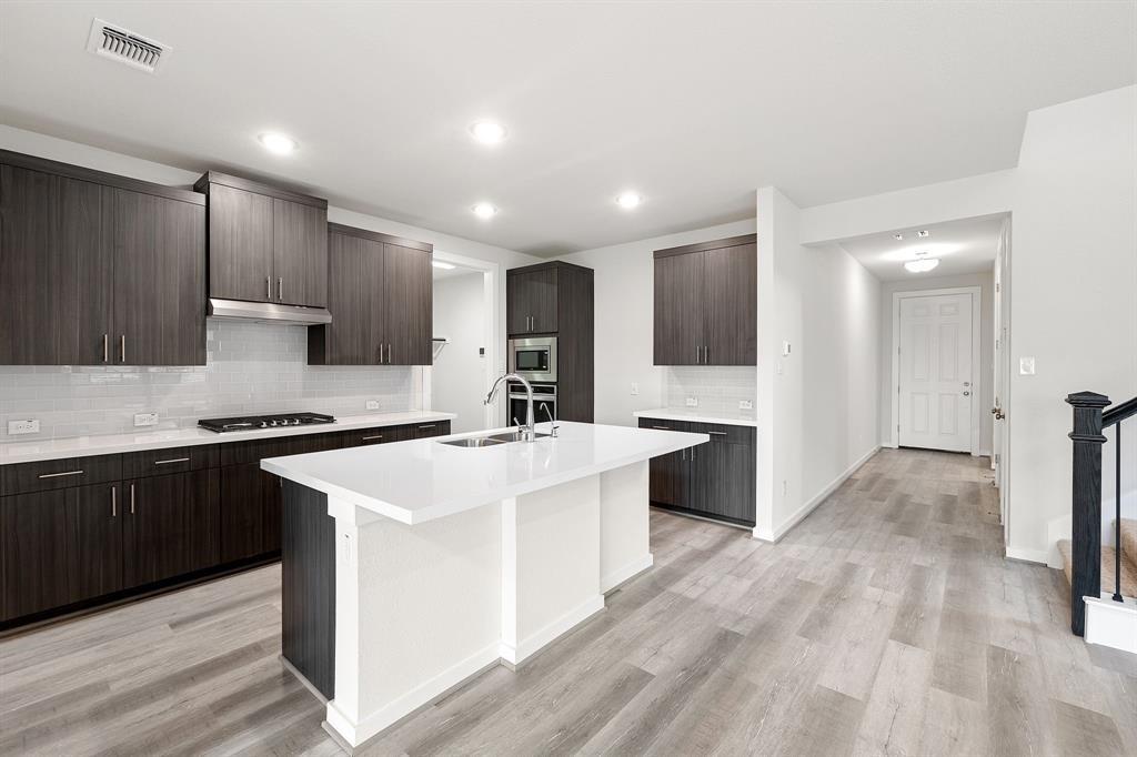 112 Alicante Ln, Liberty Hill, TX 78628