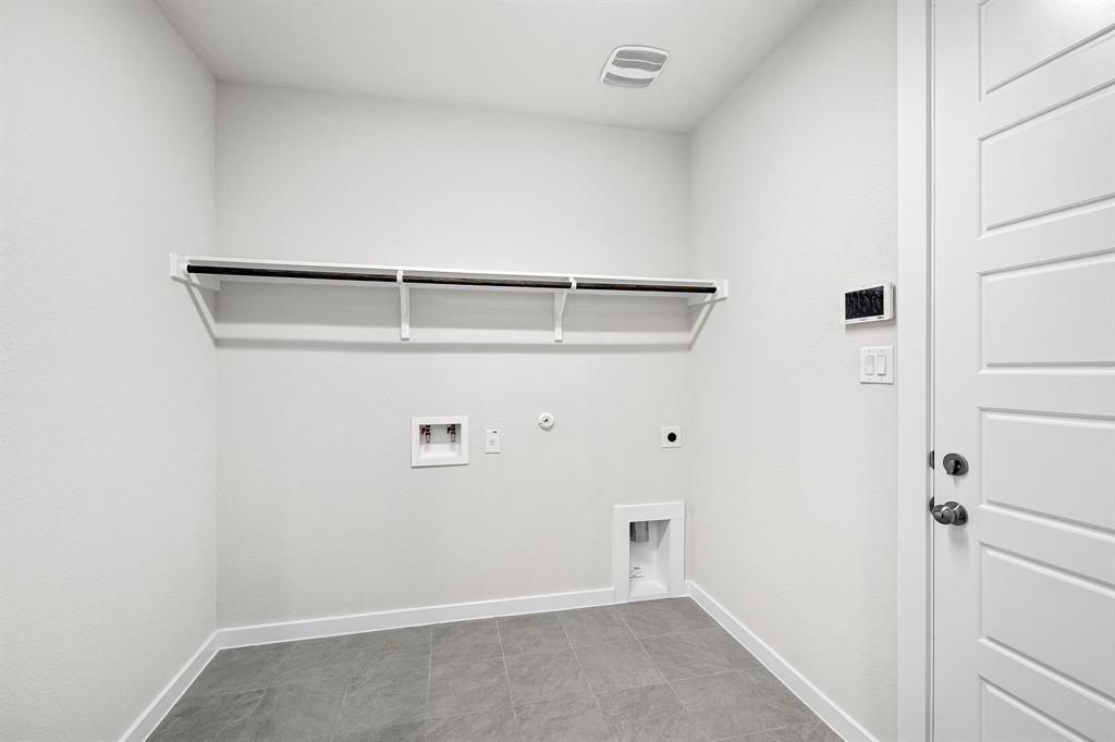 112 Alicante Ln, Liberty Hill, TX 78628