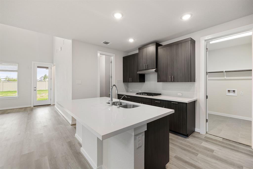 112 Alicante Ln, Liberty Hill, TX 78628