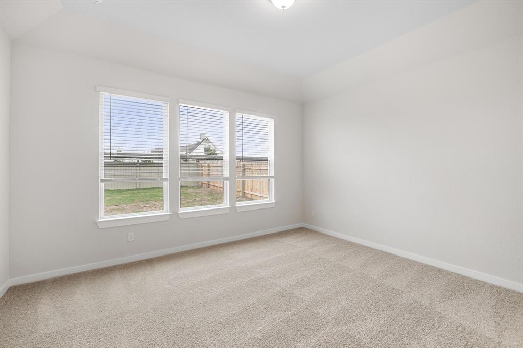 112 Alicante Ln, Liberty Hill, TX 78628