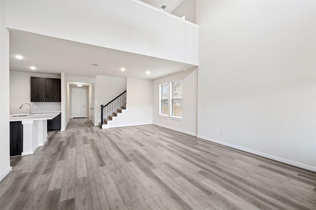 112 Alicante Ln, Liberty Hill, TX 78628