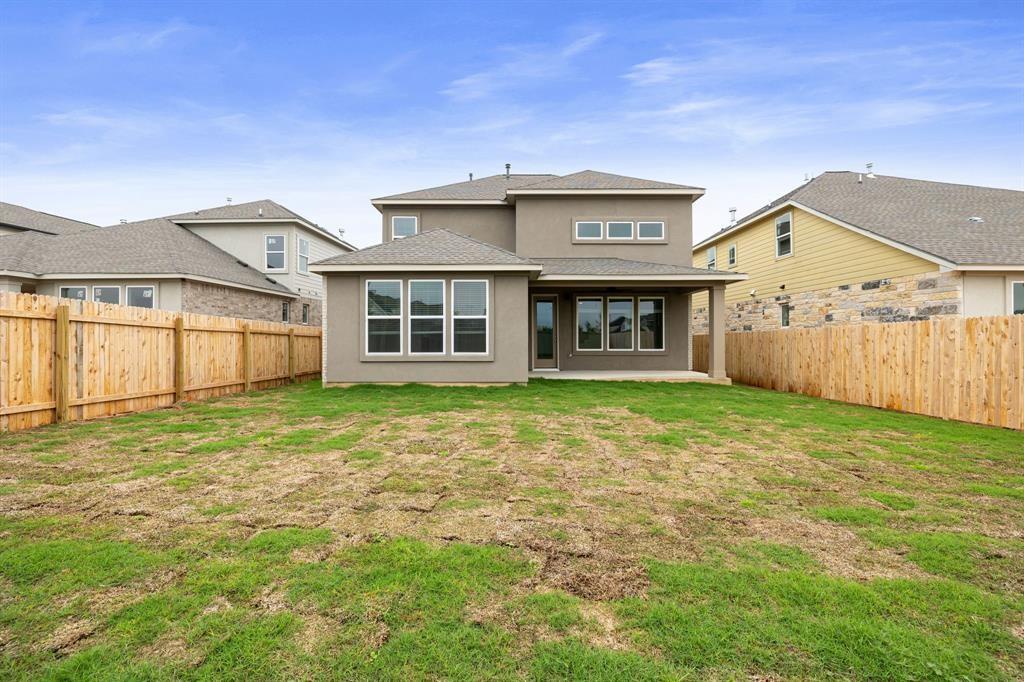 112 Alicante Ln, Liberty Hill, TX 78628