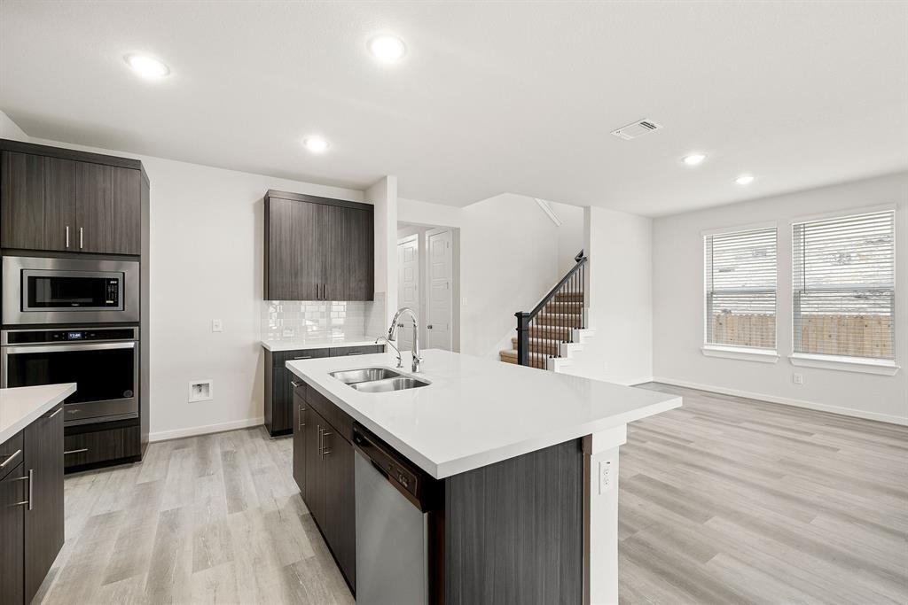 112 Alicante Ln, Liberty Hill, TX 78628