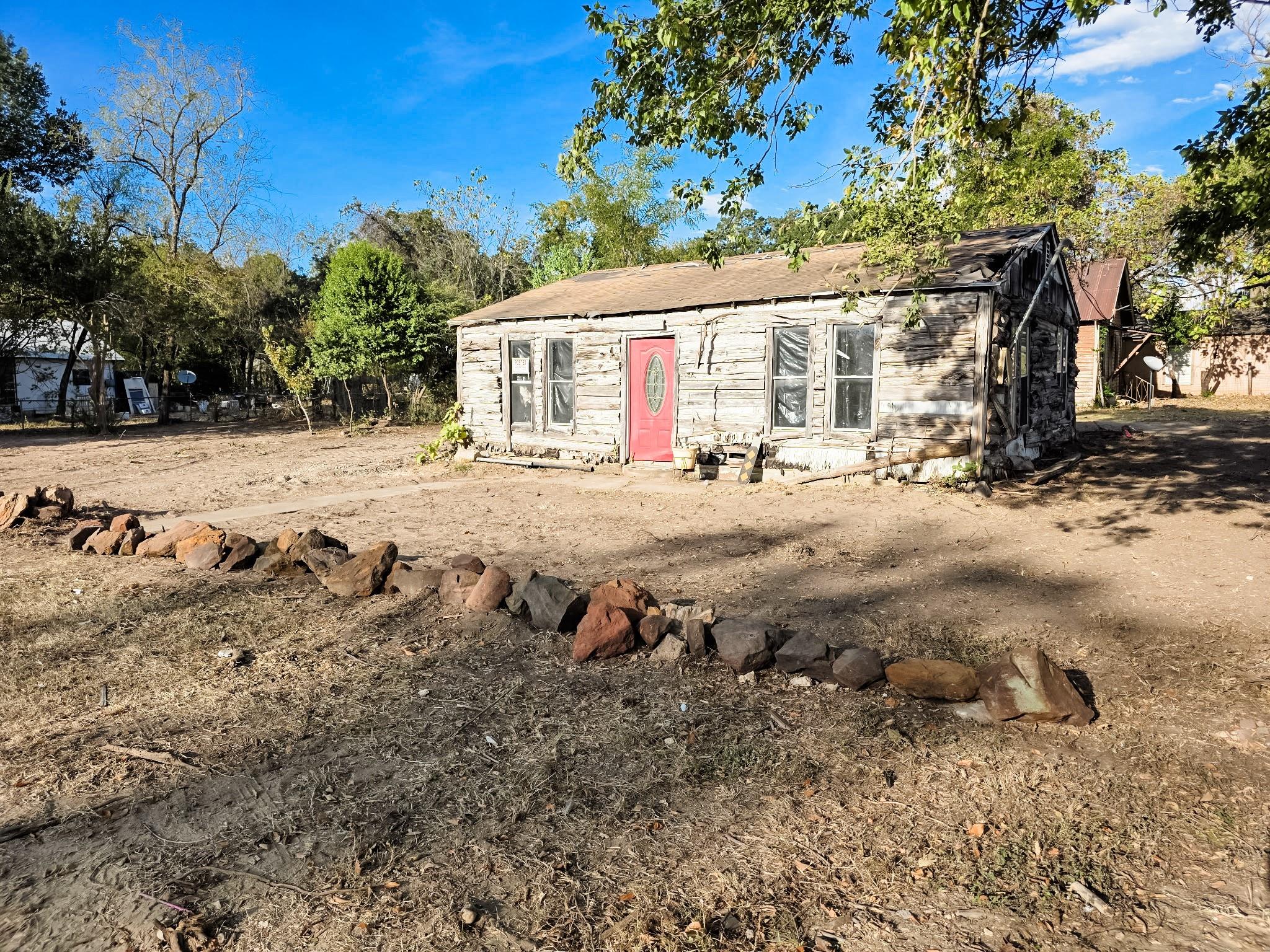 200 Sanford St, Rockdale, TX 76567