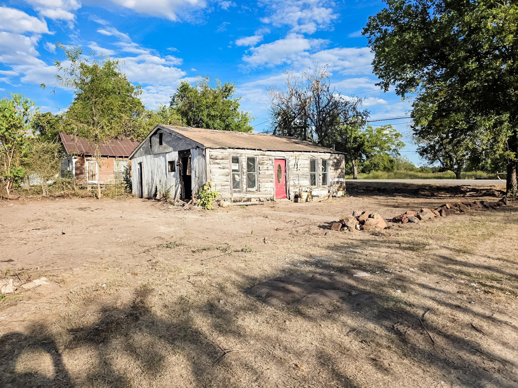 200 Sanford St, Rockdale, TX 76567