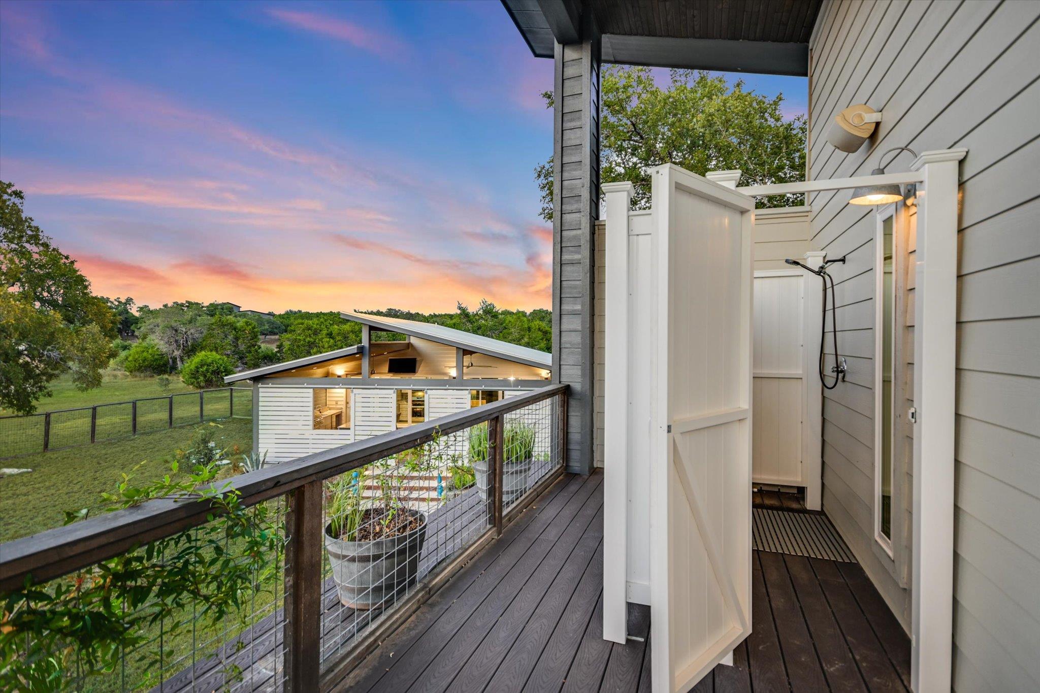 501 CAVE SPRINGS Dr, Wimberley, TX 78676