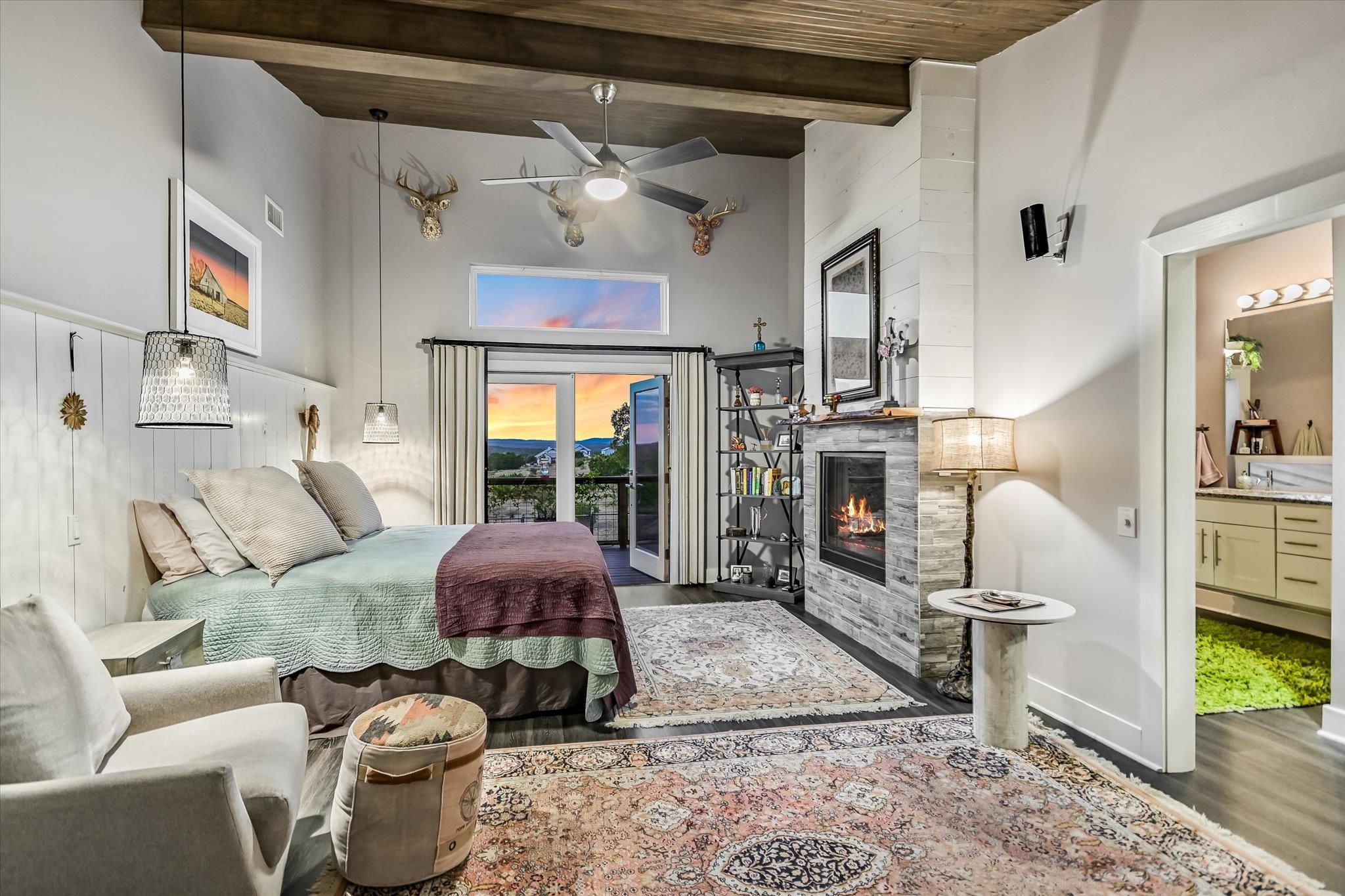 501 CAVE SPRINGS Dr, Wimberley, TX 78676