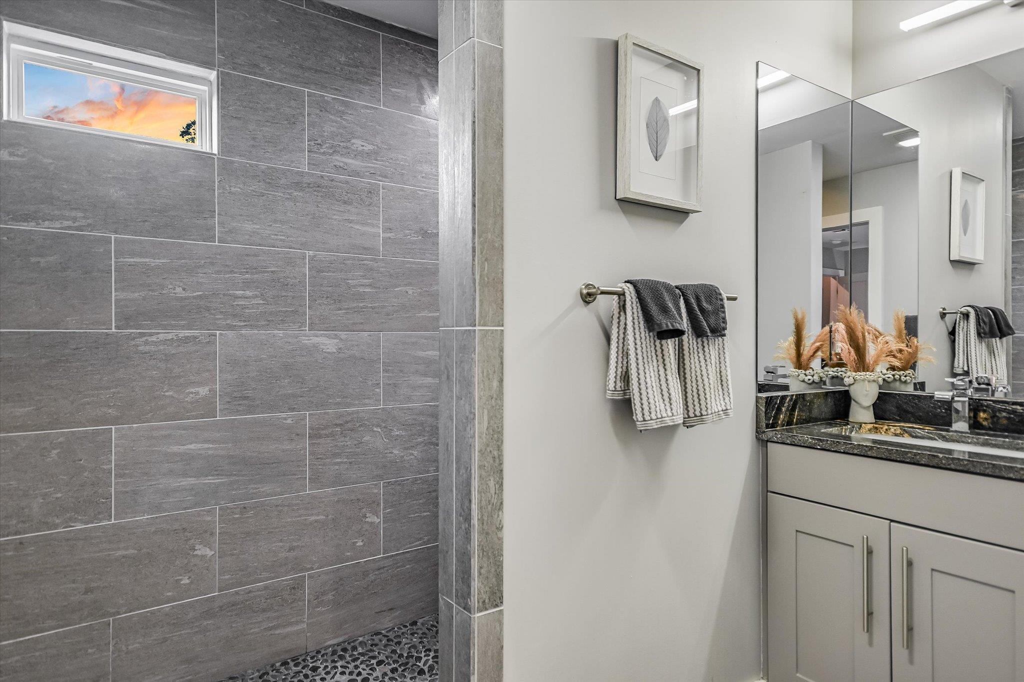 501 CAVE SPRINGS Dr, Wimberley, TX 78676