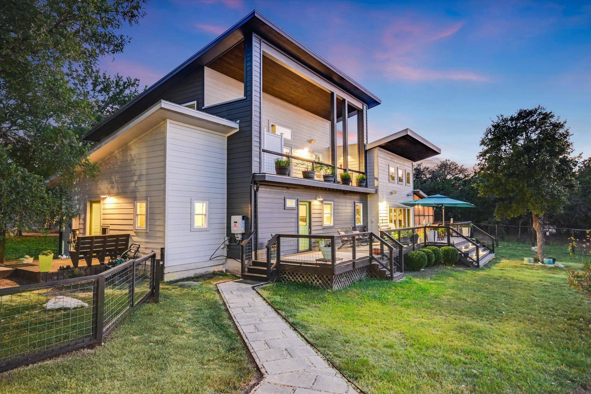 501 CAVE SPRINGS Dr, Wimberley, TX 78676