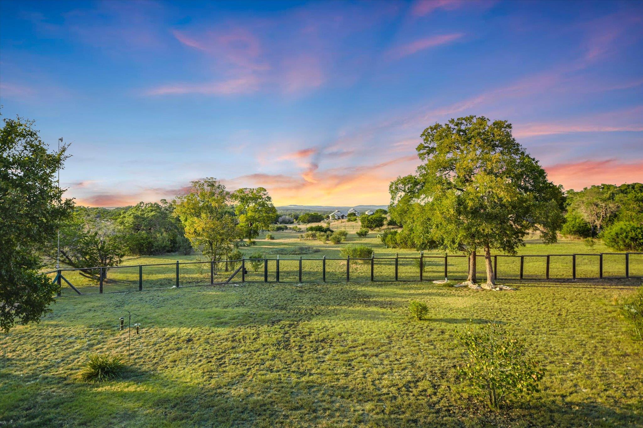 501 CAVE SPRINGS Dr, Wimberley, TX 78676