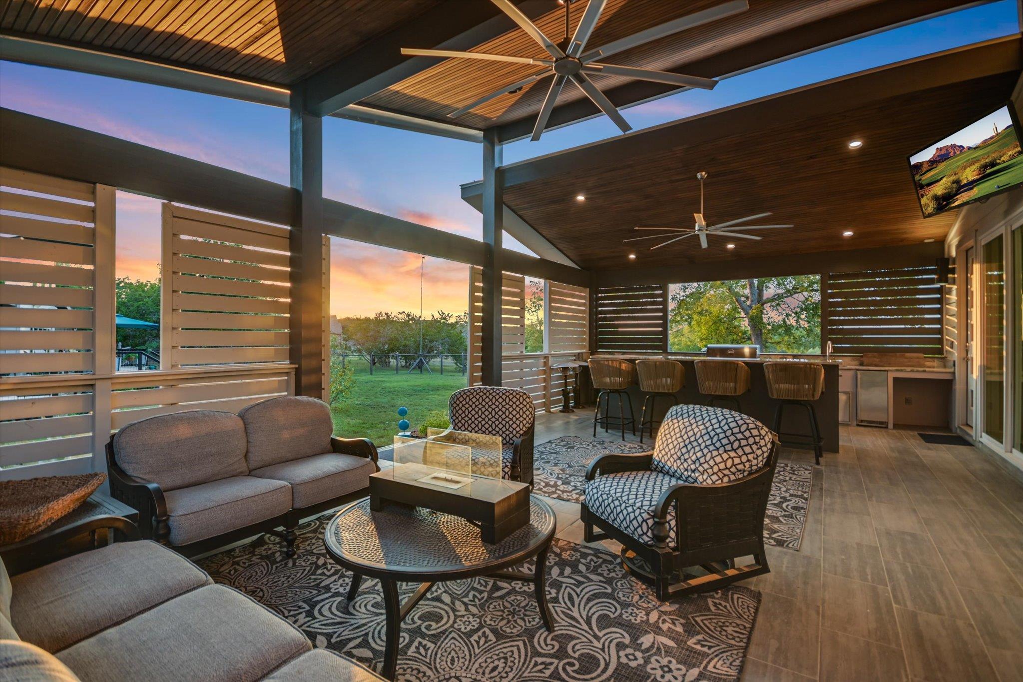 501 CAVE SPRINGS Dr, Wimberley, TX 78676