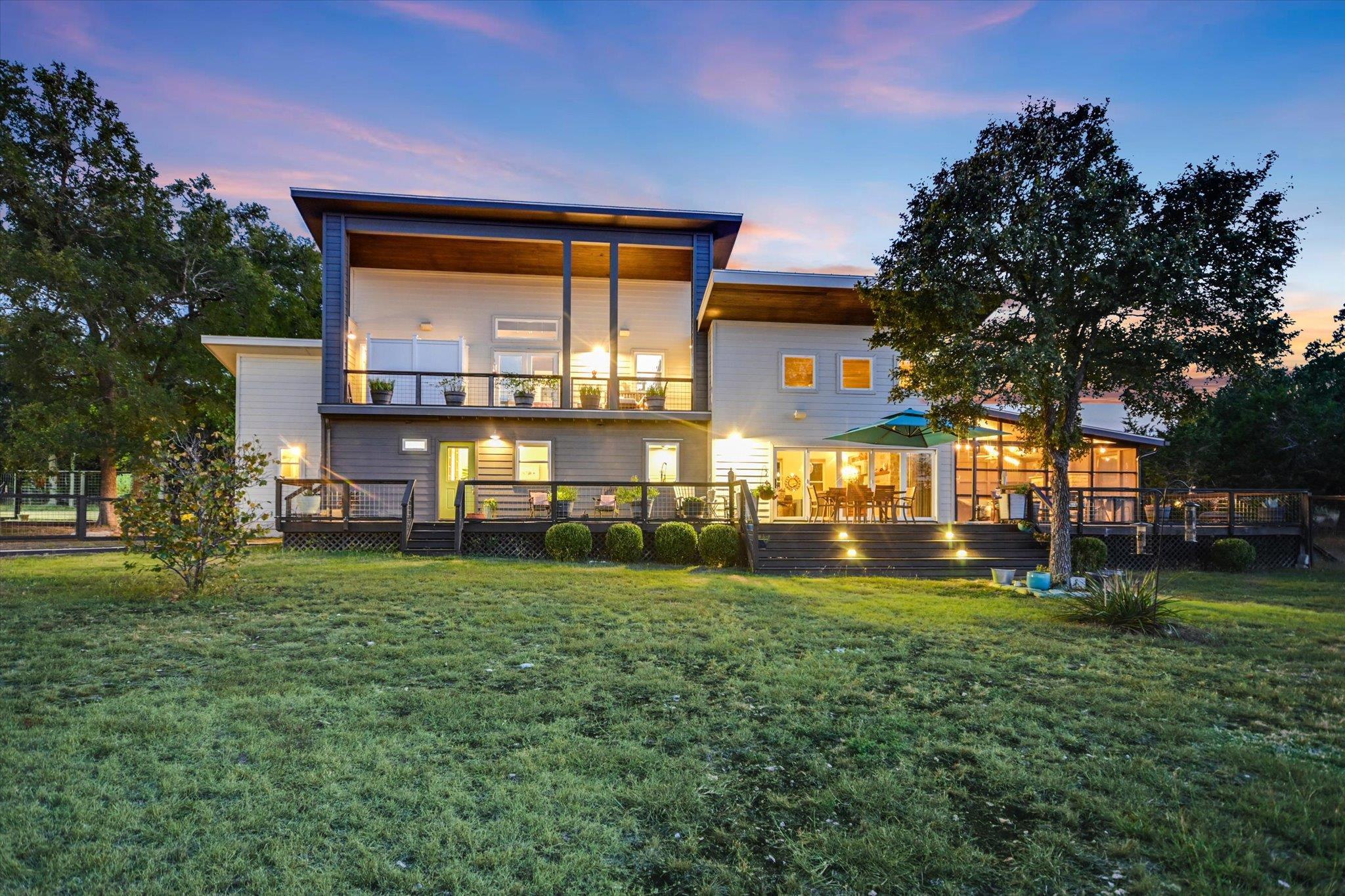 501 CAVE SPRINGS Dr, Wimberley, TX 78676