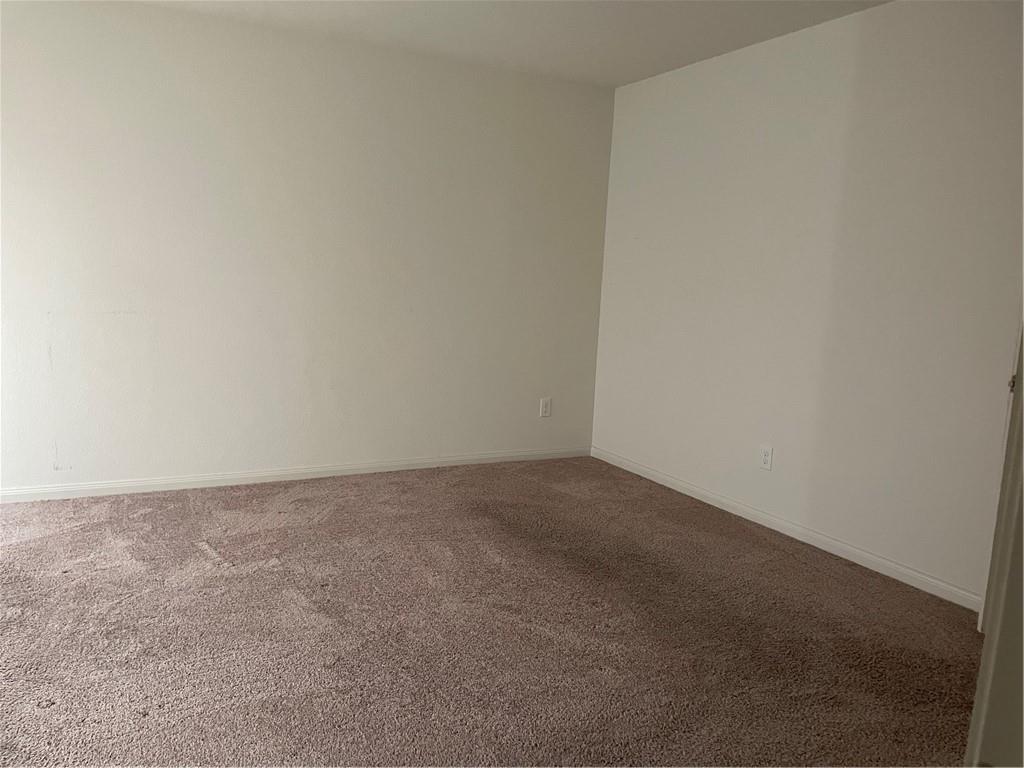 329 Crescent Park Dr, Jarrell, TX 76537