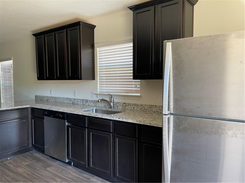 329 Crescent Park Dr, Jarrell, TX 76537