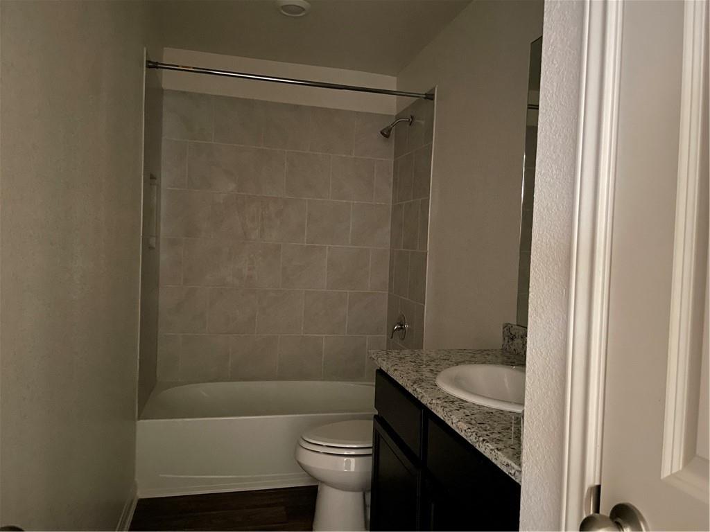 329 Crescent Park Dr, Jarrell, TX 76537