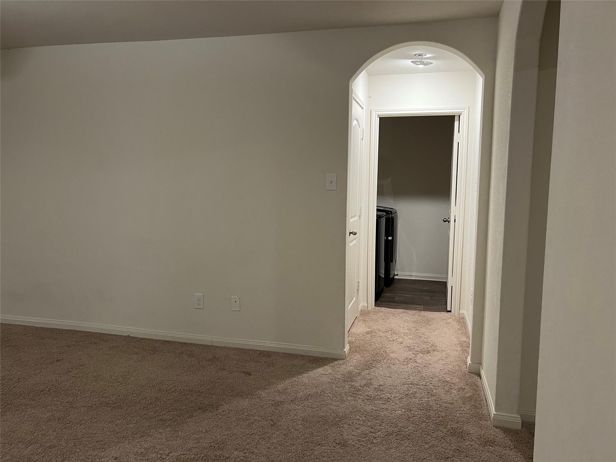 329 Crescent Park Dr, Jarrell, TX 76537