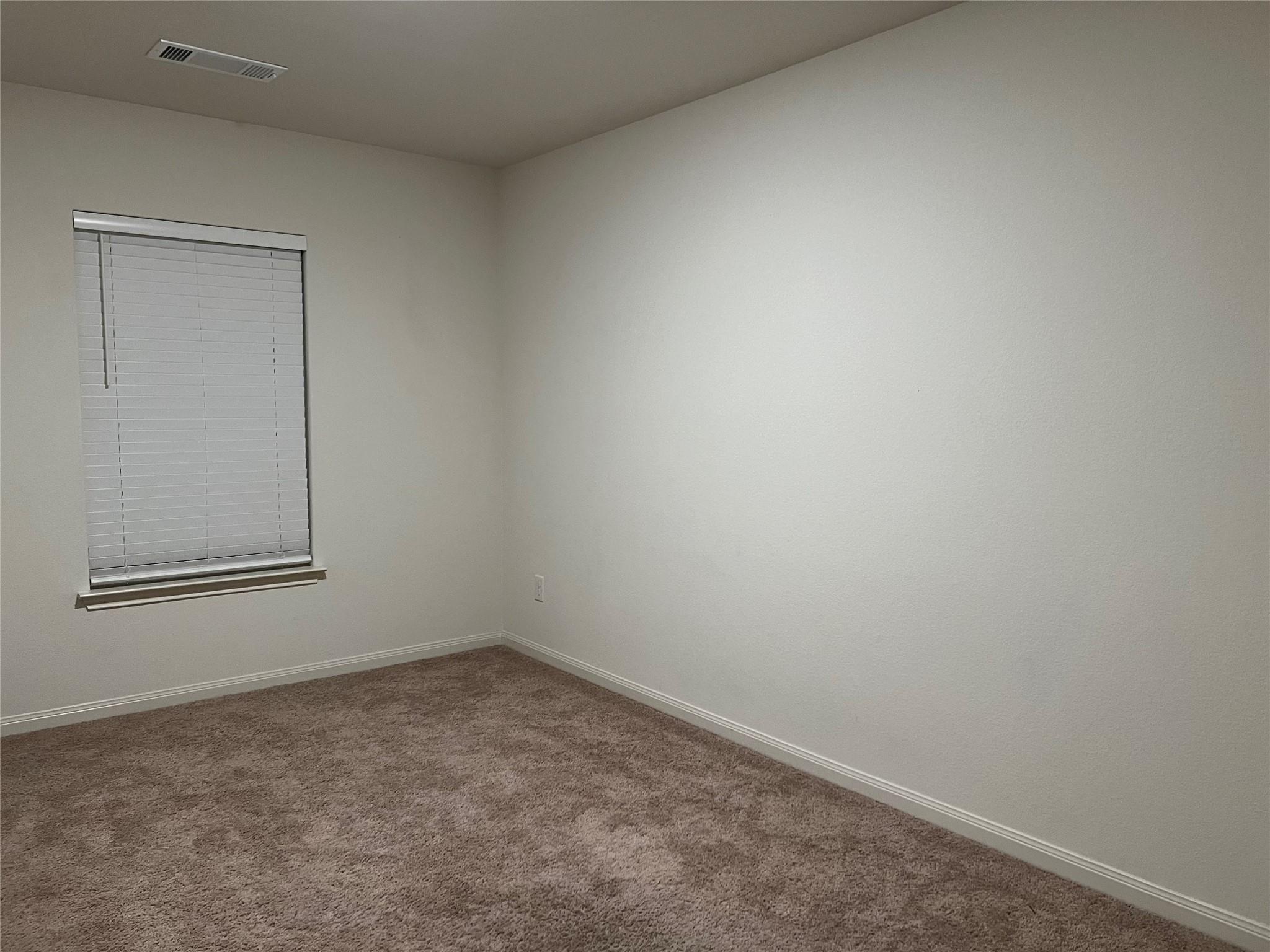 329 Crescent Park Dr, Jarrell, TX 76537