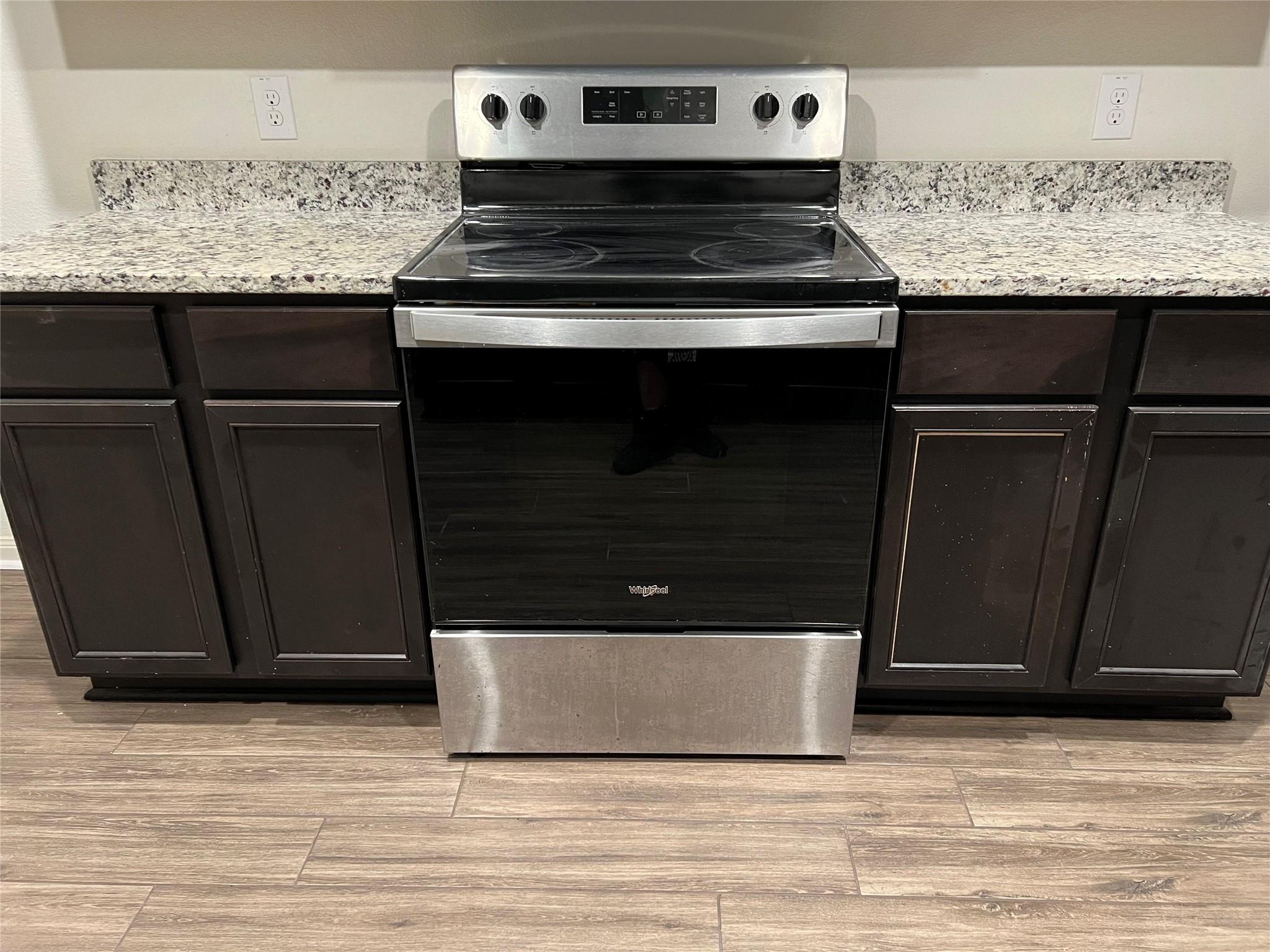 329 Crescent Park Dr, Jarrell, TX 76537