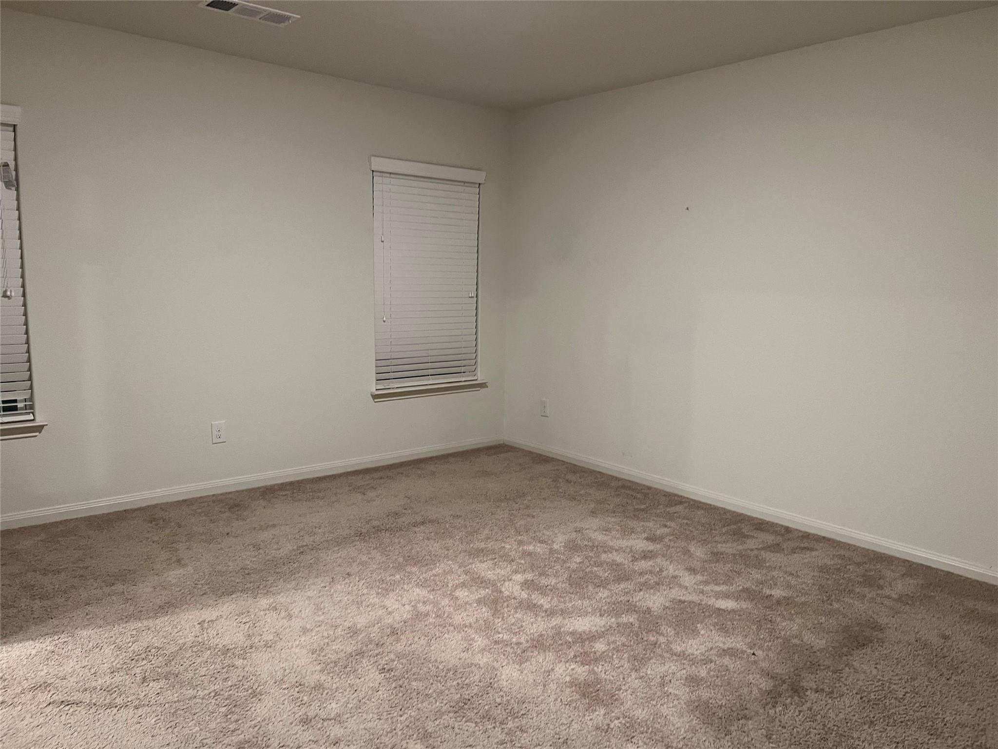 329 Crescent Park Dr, Jarrell, TX 76537