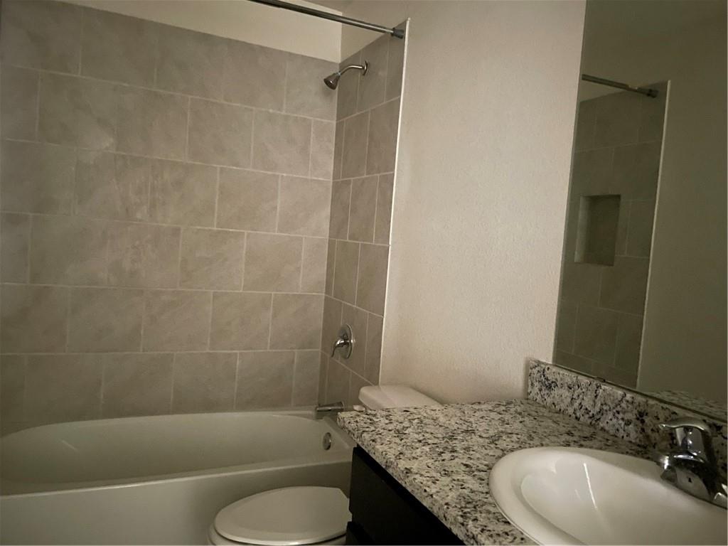 329 Crescent Park Dr, Jarrell, TX 76537