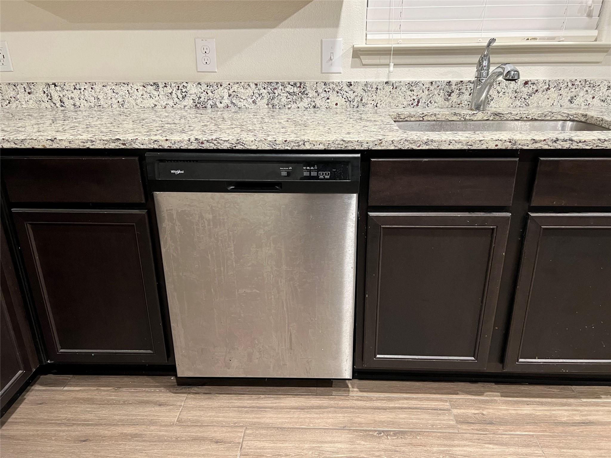 329 Crescent Park Dr, Jarrell, TX 76537