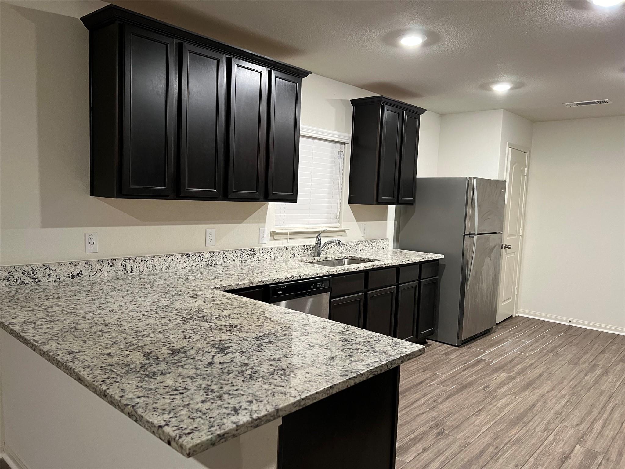 329 Crescent Park Dr, Jarrell, TX 76537