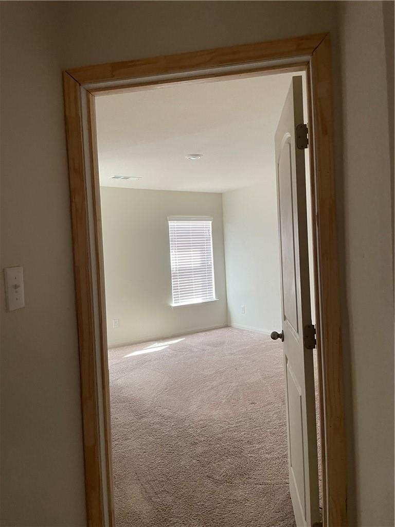 329 Crescent Park Dr, Jarrell, TX 76537