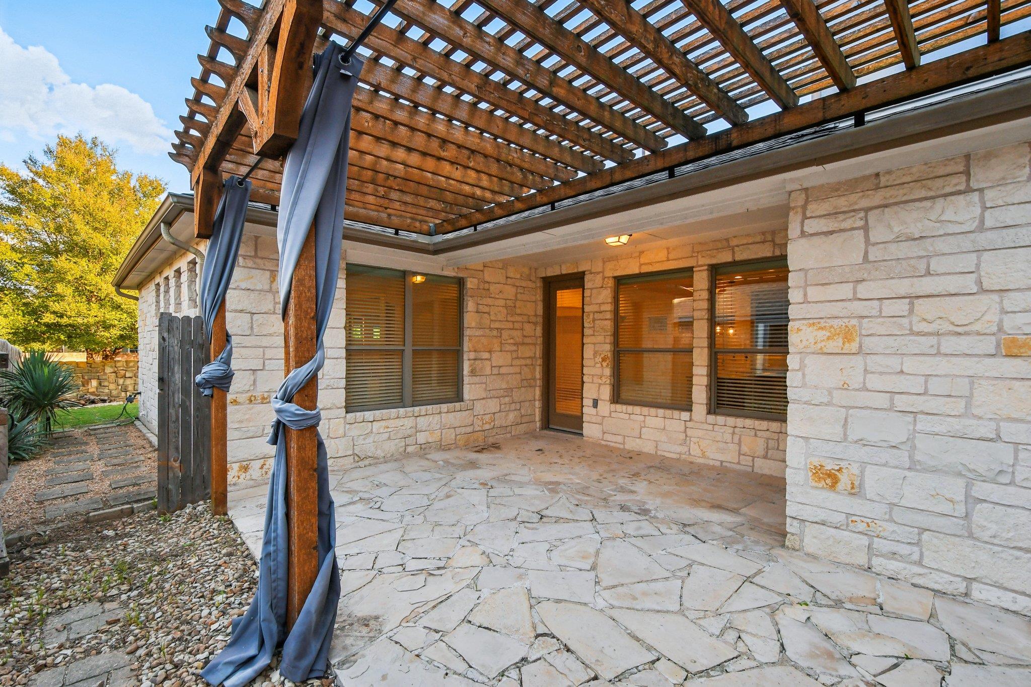 634 Irvin Dr, San Marcos, TX 78666