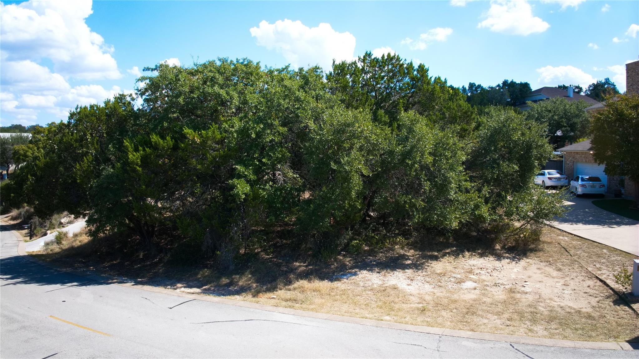 217 Lakefront Dr, Point Venture, TX 78645