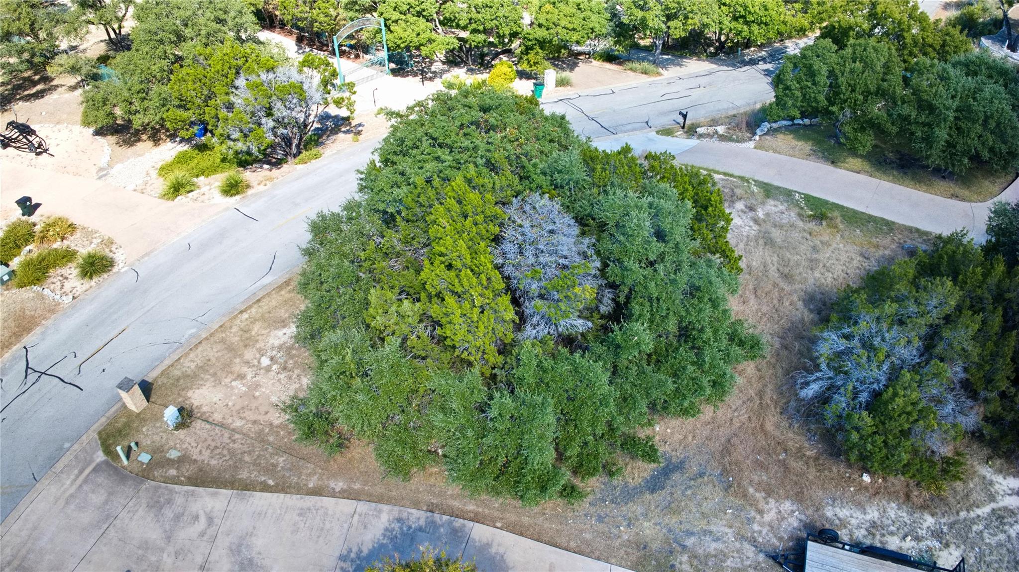 217 Lakefront Dr, Point Venture, TX 78645