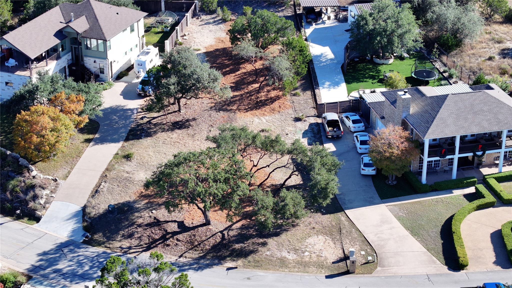 217 Lakefront Dr, Point Venture, TX 78645