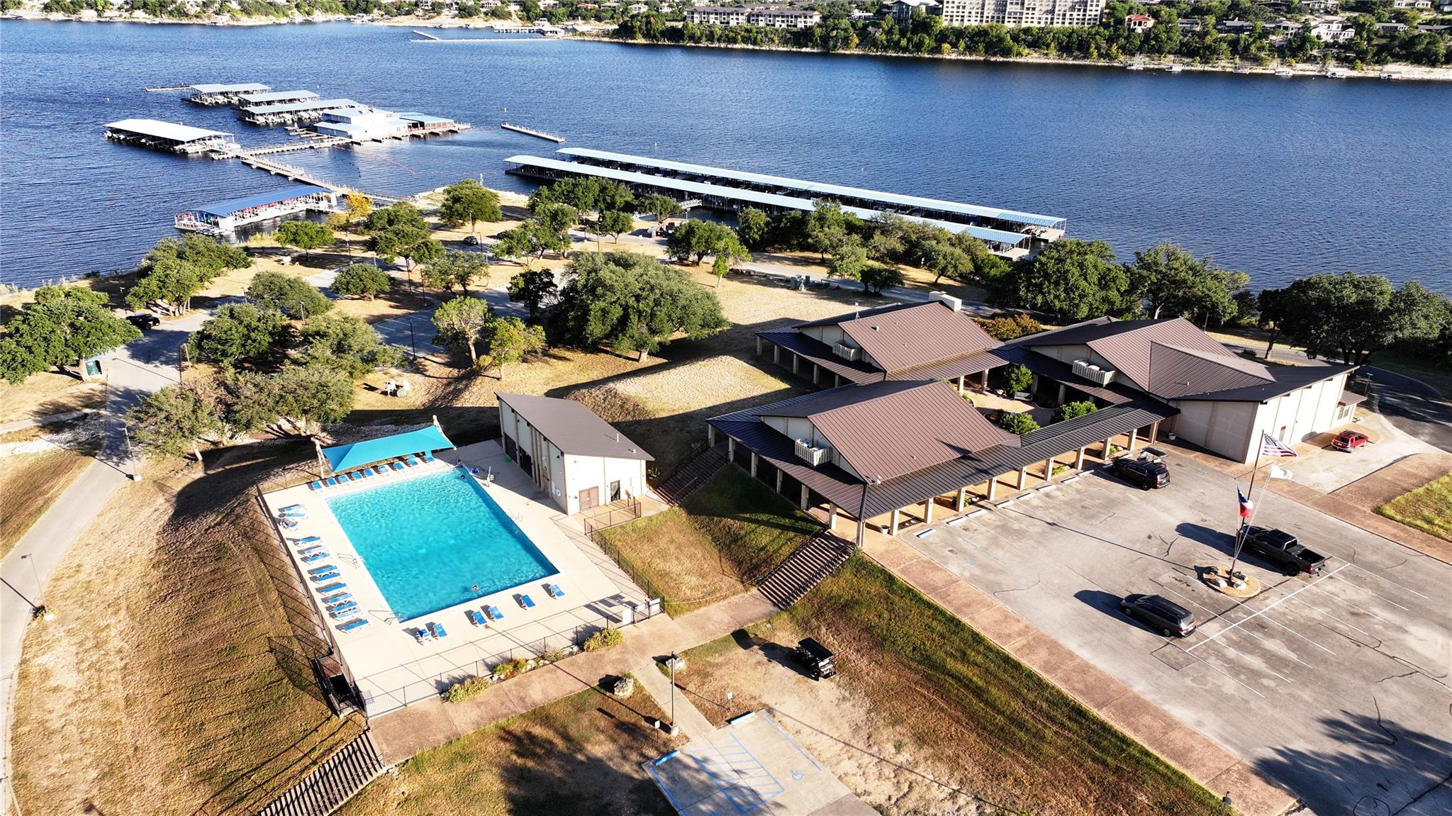 217 Lakefront Dr, Point Venture, TX 78645