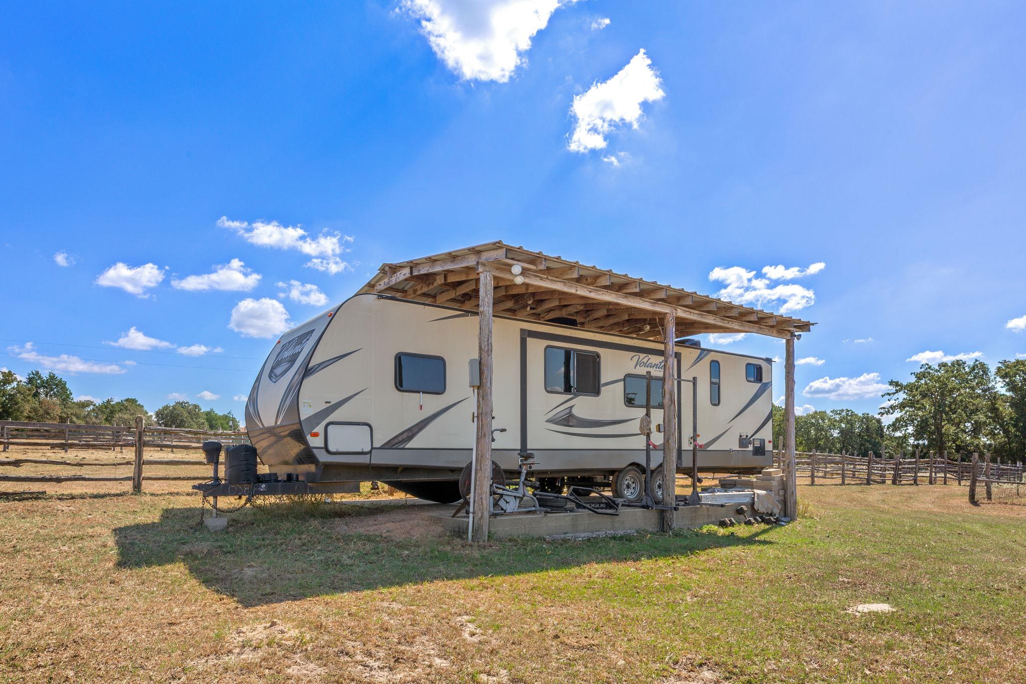 274 Old Potato Rd. Rd, Paige, TX 78659