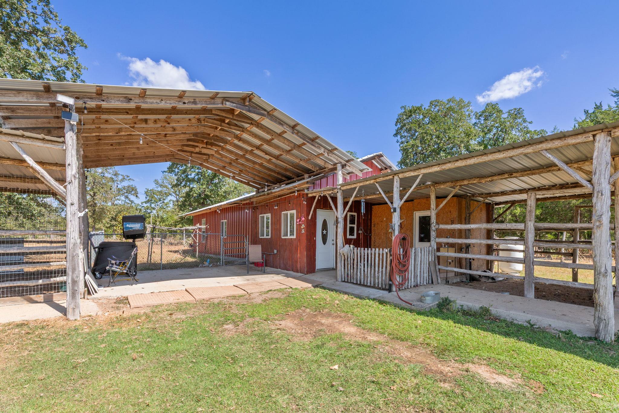 274 Old Potato Rd. Rd, Paige, TX 78659