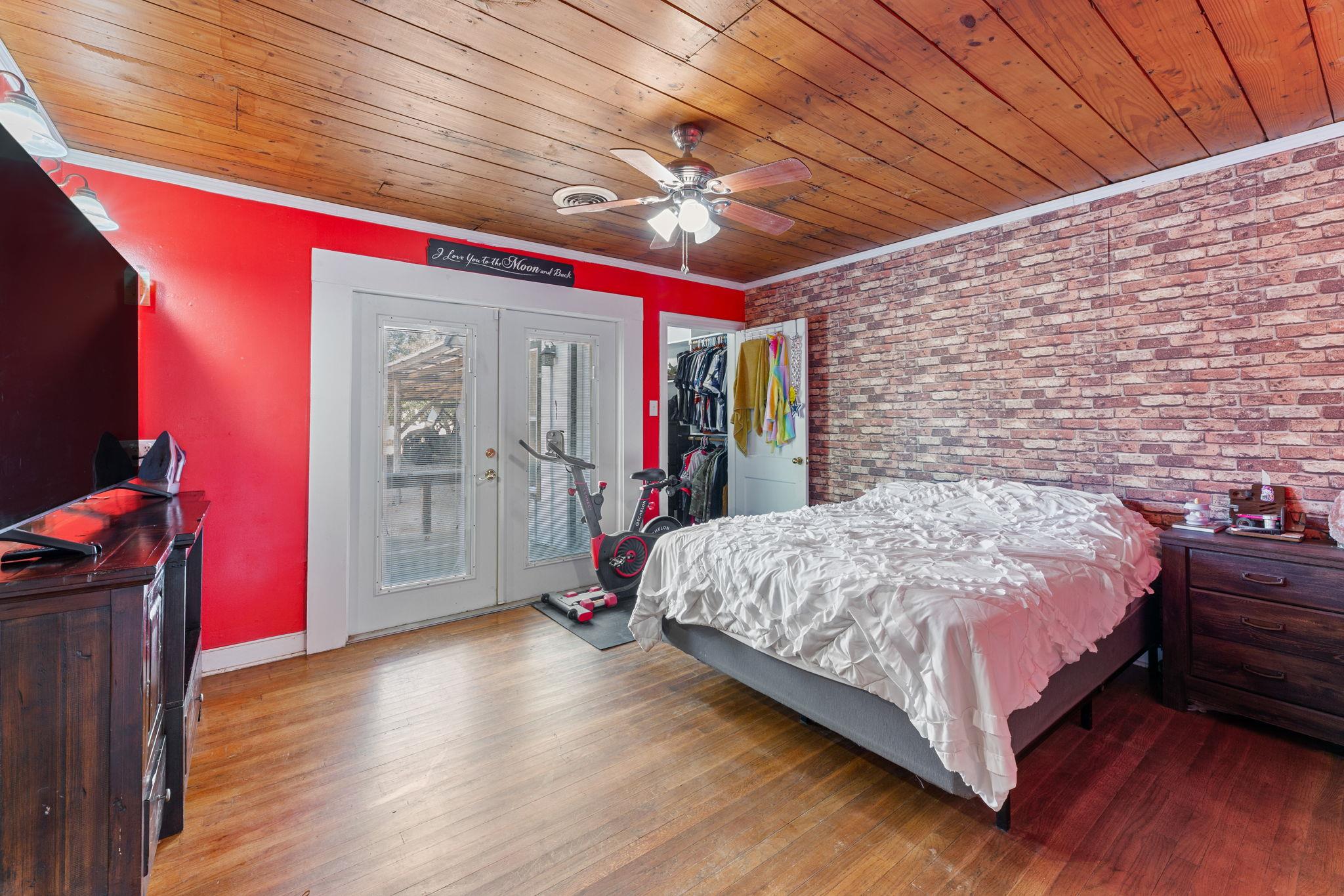 274 Old Potato Rd. Rd, Paige, TX 78659