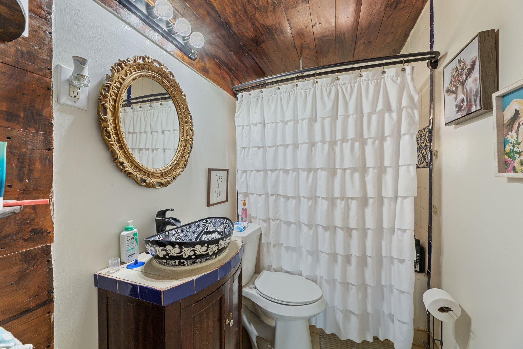 274 Old Potato Rd. Rd, Paige, TX 78659