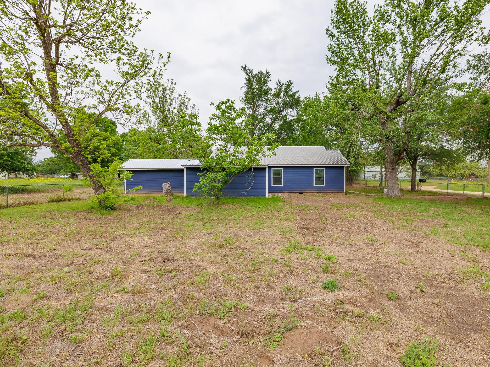 202 N Arendell, Gause, TX 77857