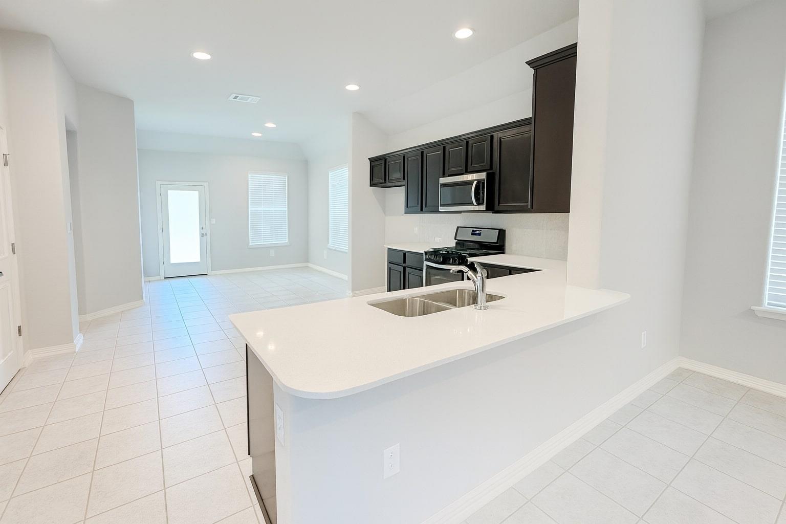 913 Centerra Hills Cir, Round Rock, TX 78665