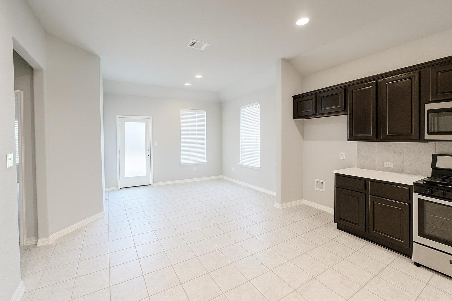 913 Centerra Hills Cir, Round Rock, TX 78665